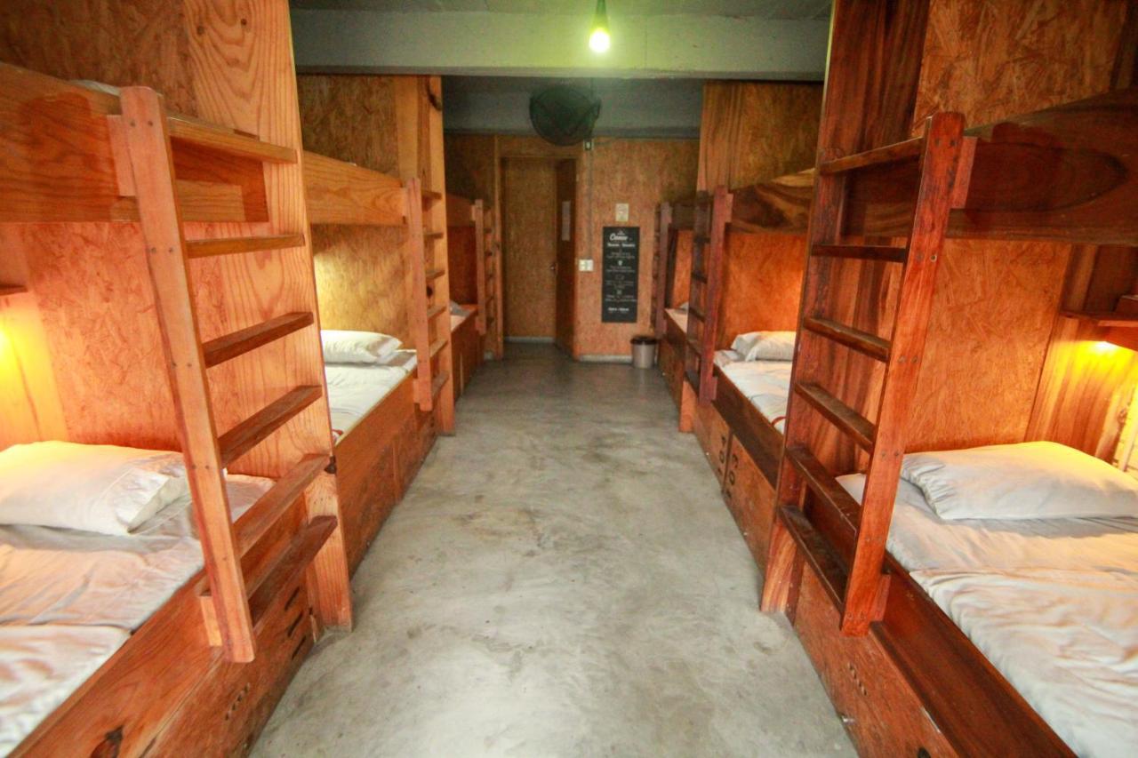 Canova Hostel & Pizza Пуерто Валярта Екстериор снимка