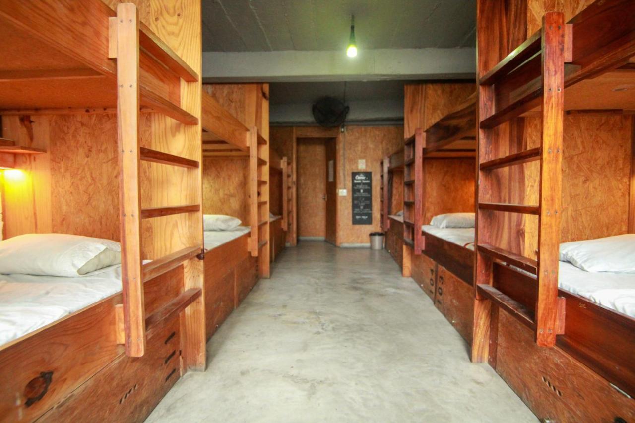Canova Hostel & Pizza Пуерто Валярта Екстериор снимка