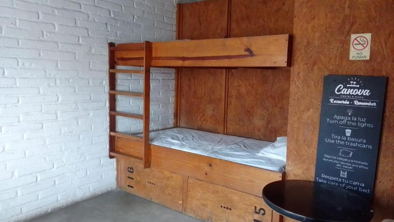 Canova Hostel & Pizza Пуерто Валярта Екстериор снимка