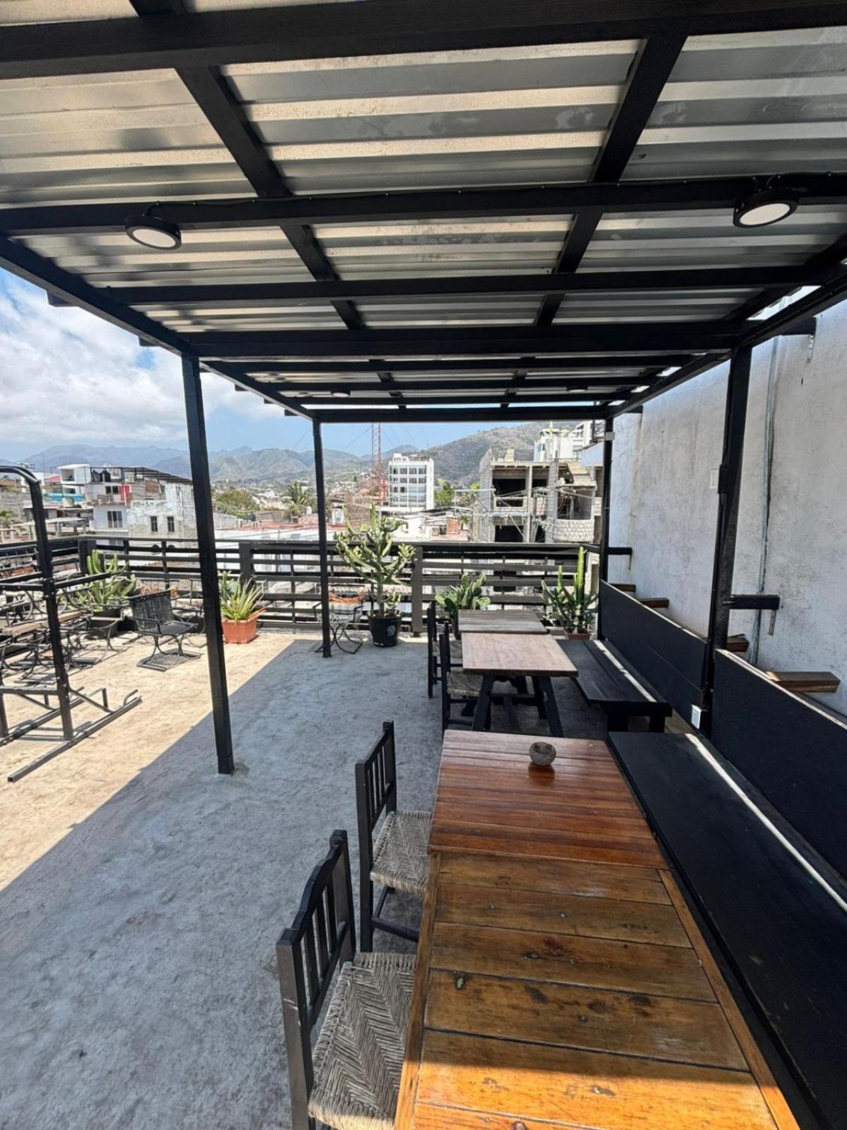 Canova Hostel & Pizza Пуерто Валярта Екстериор снимка